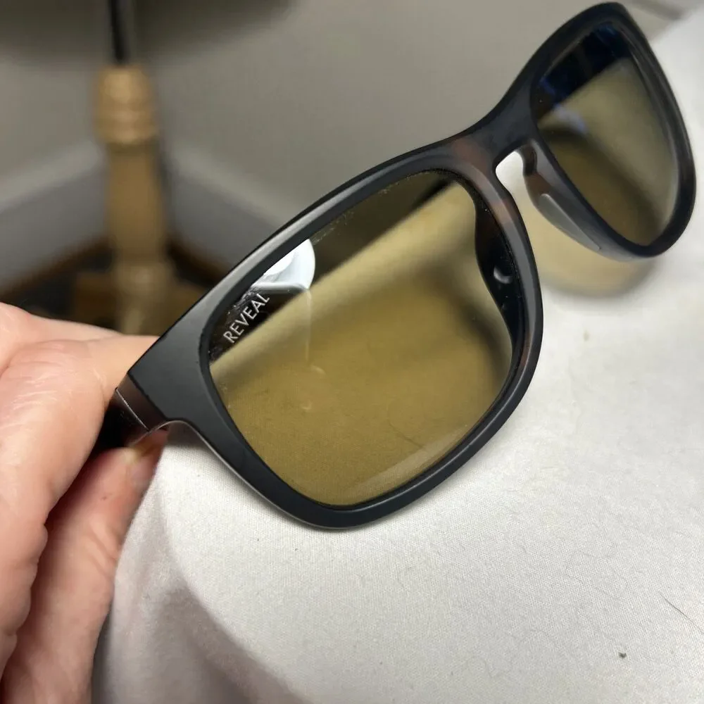 “Townie” Glade Sunglasses Tortoise Reveal Frame Polarized Lens w/ Glasses Case